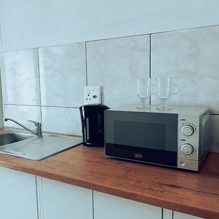 Central Nomad Apartment Windhoek Bagian luar foto